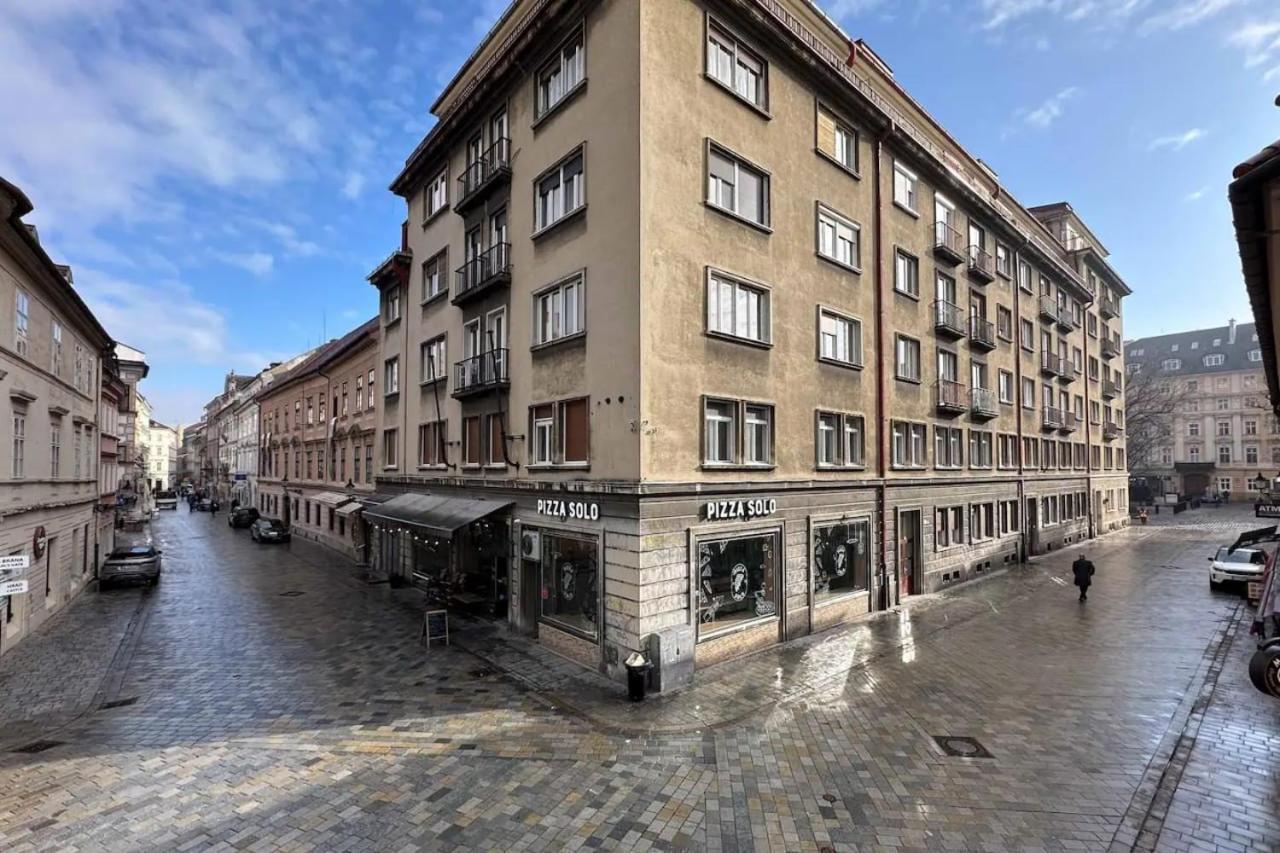 Extralarge Queen Room In The Heart Of Bratislava With Terrace 외부 사진